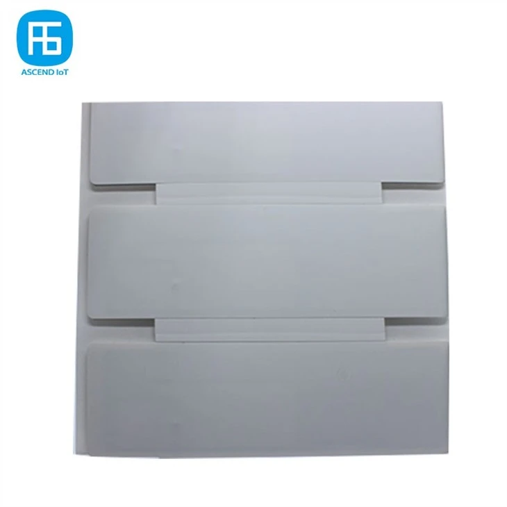 UHF on metal Label